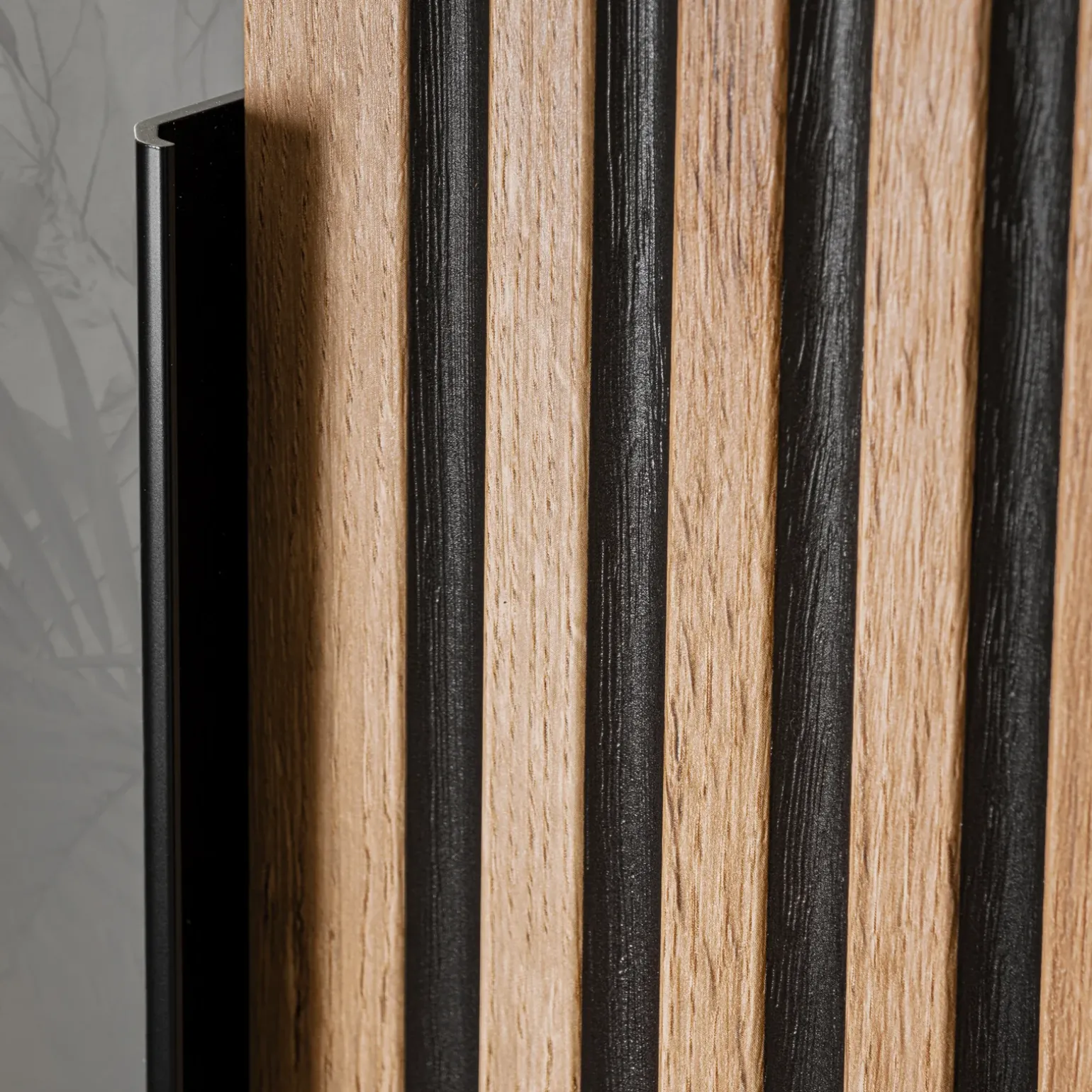 Colonna bagno sospesa 35x140h cm cannettato 1 anta quercia antracite Limpid