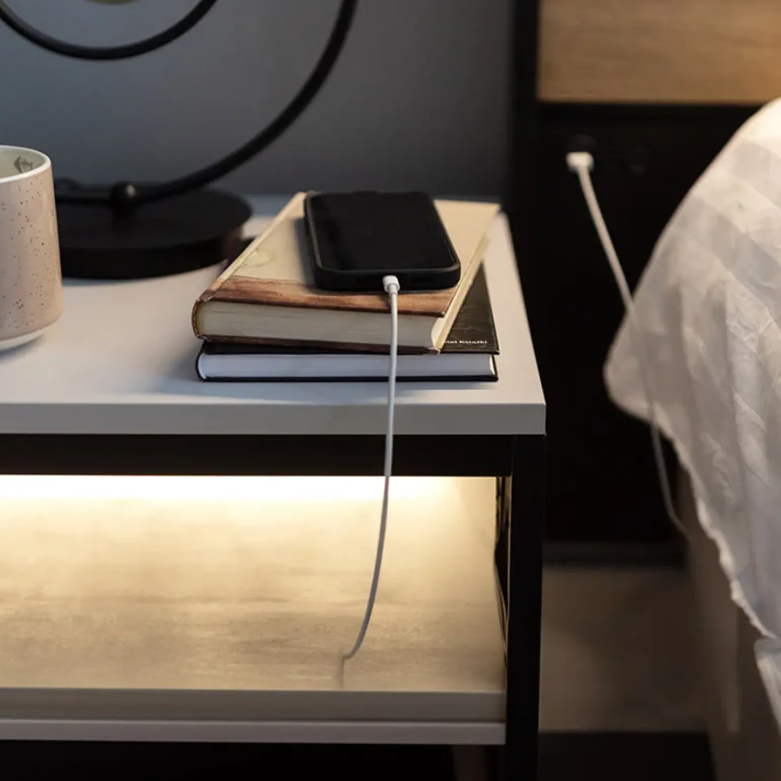 Comodino 40x40h cm 1 cassetto con LED grigio nero Luna