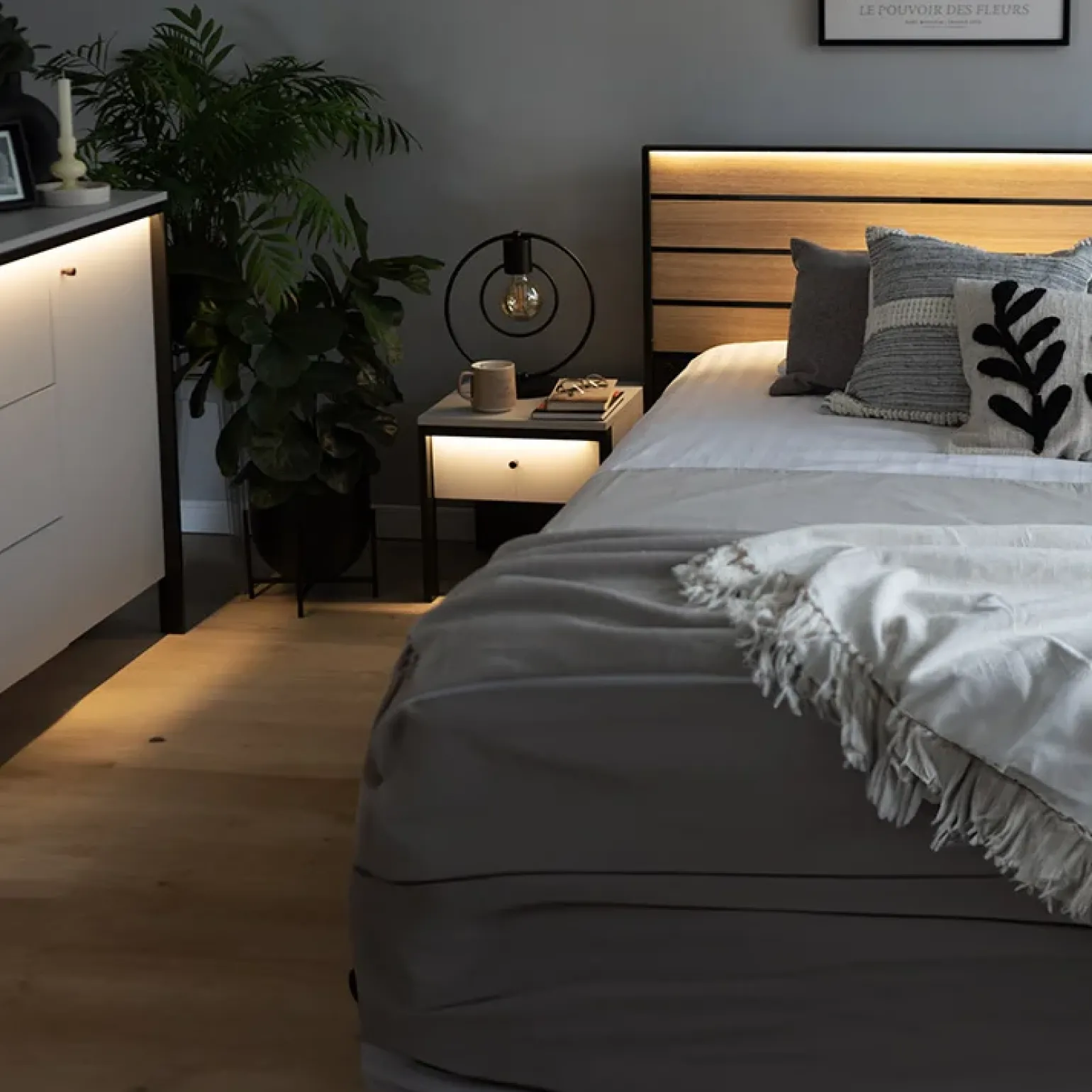 Comodino 40x40h cm 1 cassetto con LED grigio nero Luna