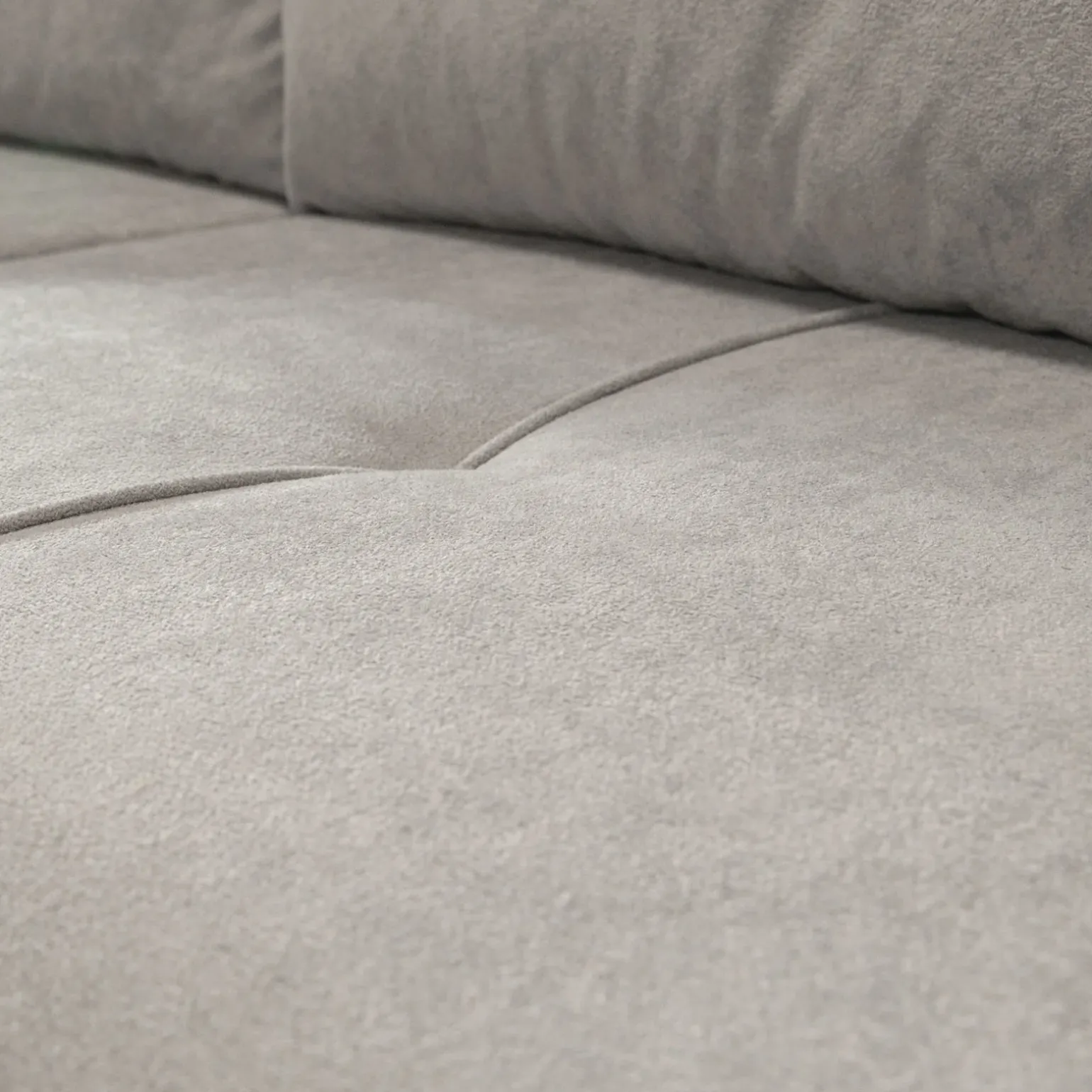 Divano letto 3 posti 248x90cm con contenitore in tessuto velo grigio chiaro Floty