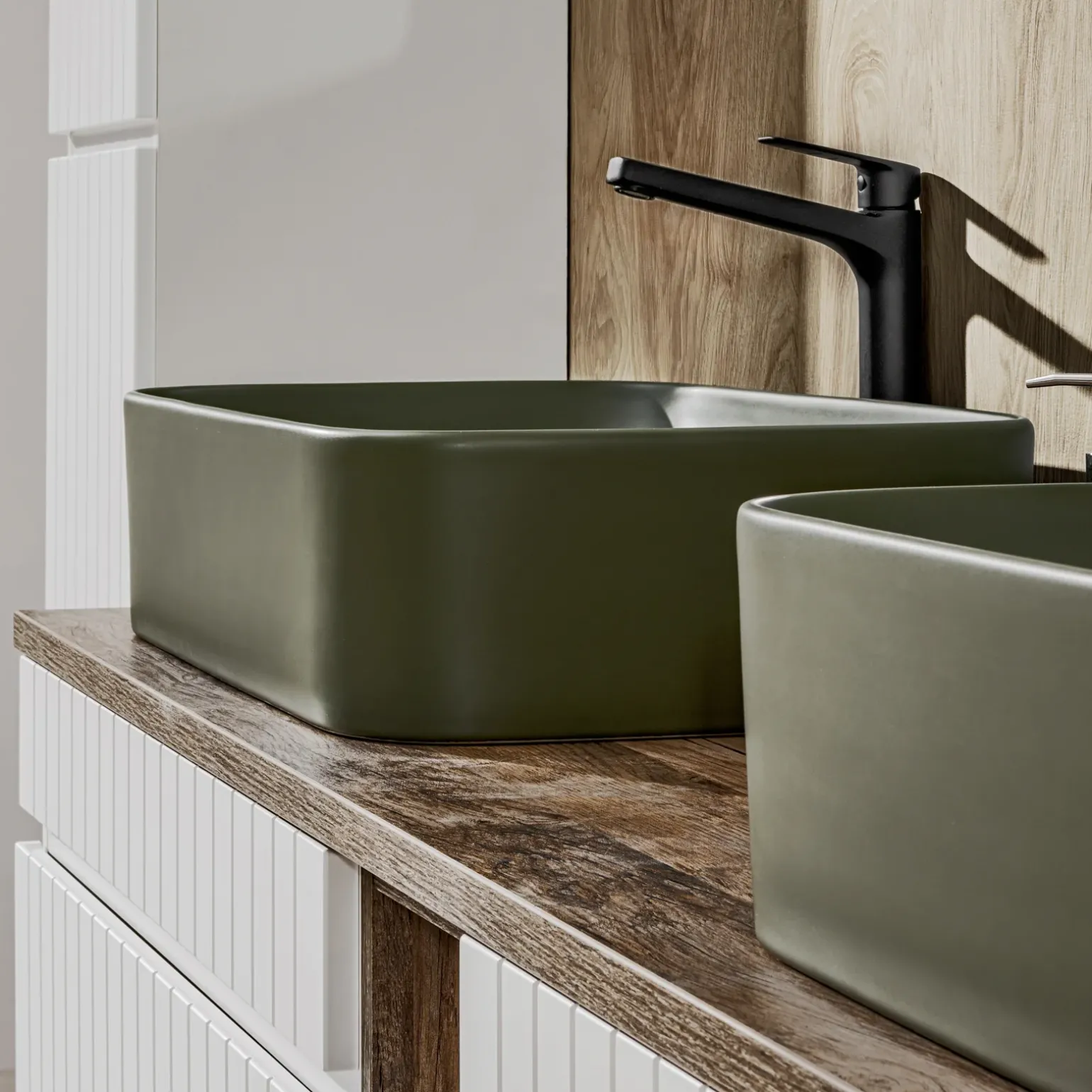 Lavabo bagno da appoggio 61x38cm ceramica verde Roundy