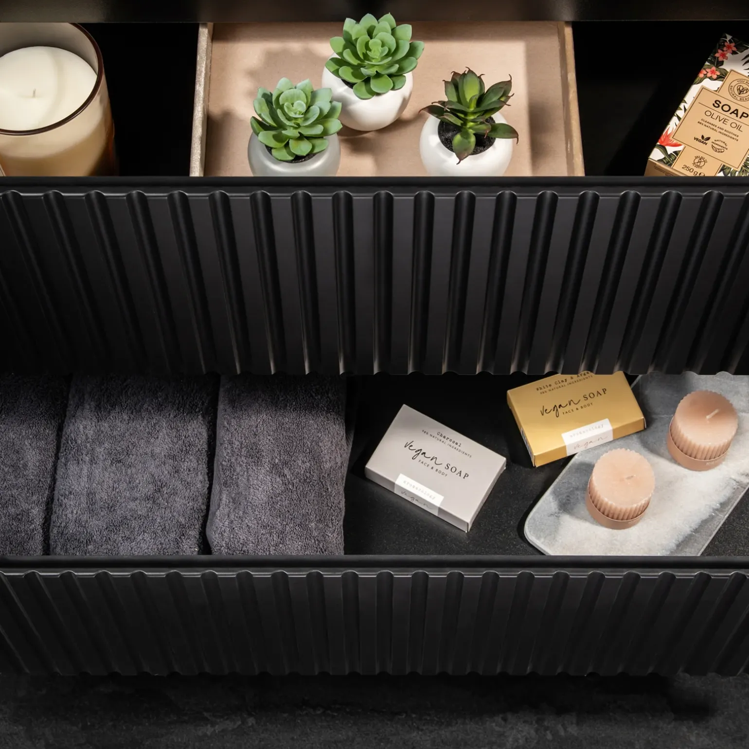 Mobile bagno sospeso cannettato 80cm con lavabo e colonna nero rovere Cleany