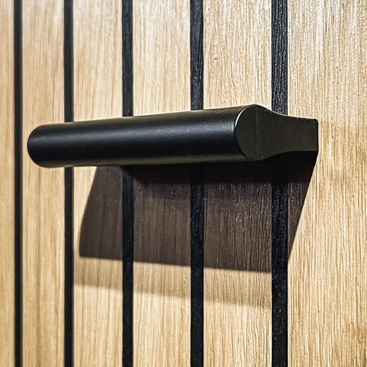 Mobile ingresso 210x203h cm con specchio rovere antracite stampa a righe California Gihome®