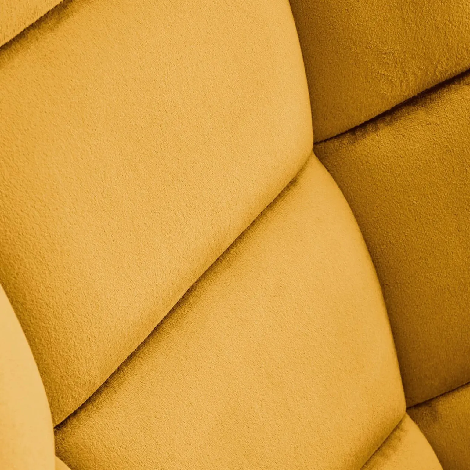 Poltrona a dondolo relax imbottita in velluto giallo senape Nanna