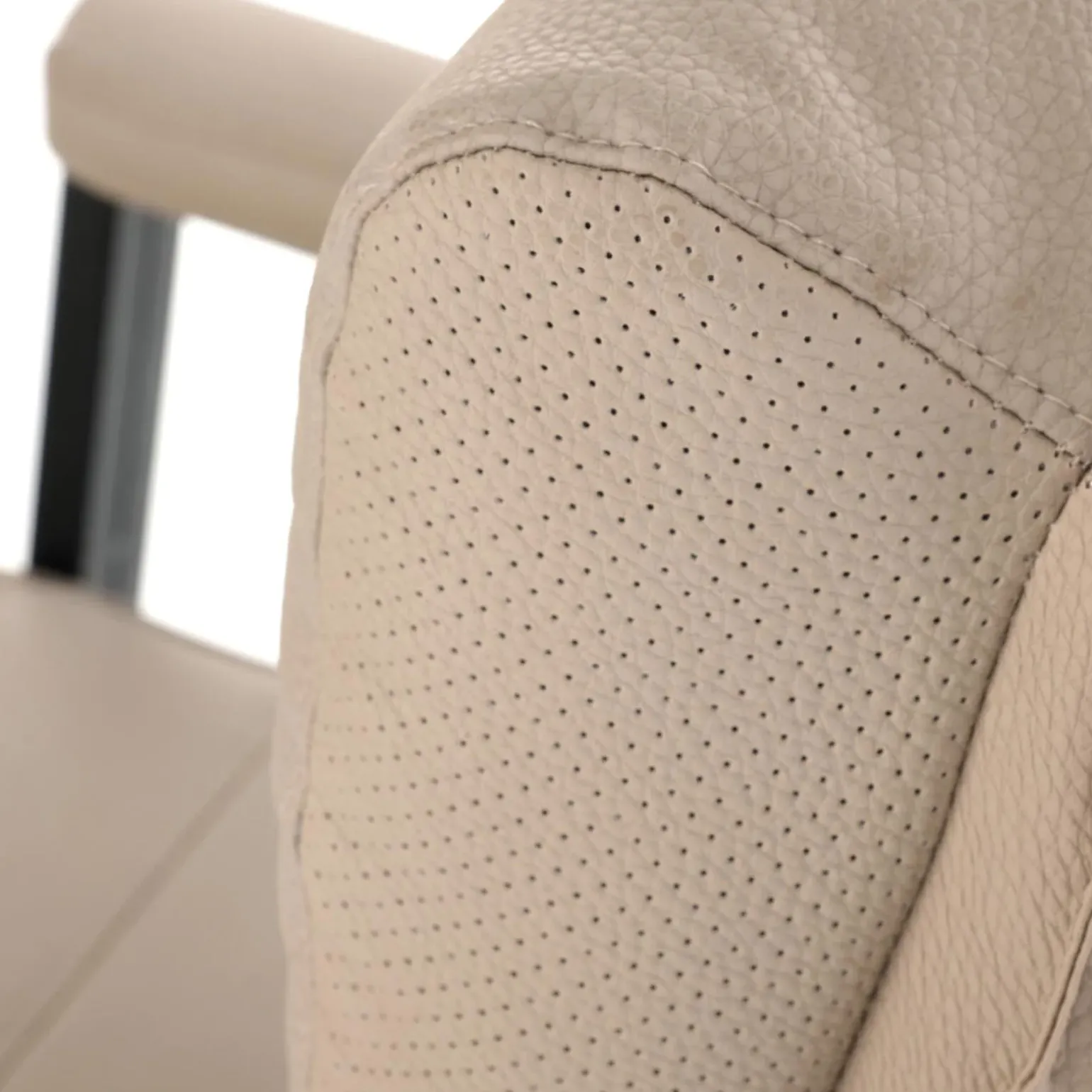 Sedia da ufficio con ruote e braccioli imbottita ecopelle beige Yara