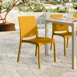 Set tavolo da giardino esterno dehors con vetro 150x90 cm bianco + 6 sedie giallo senape Ivy