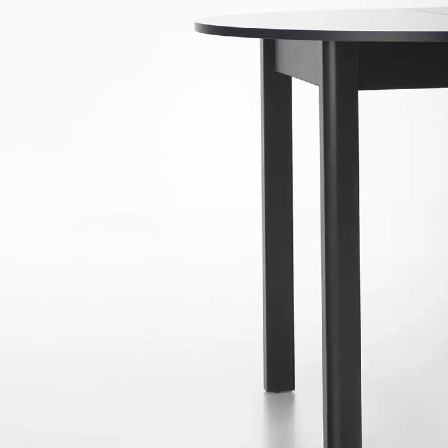 Tavolo allungabile rotondo 102/142cm moderno nero Caienna