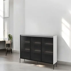 Vetrina bassa 150x118h cm 3 ante led bianco opaco nero Camelia